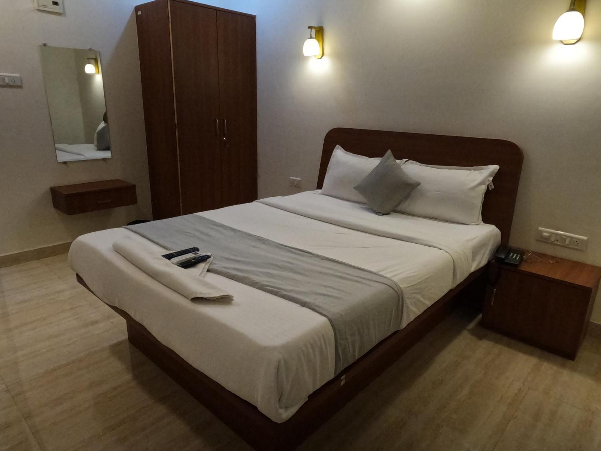 Hotel Sandesh Palace Lonavala Exterior photo