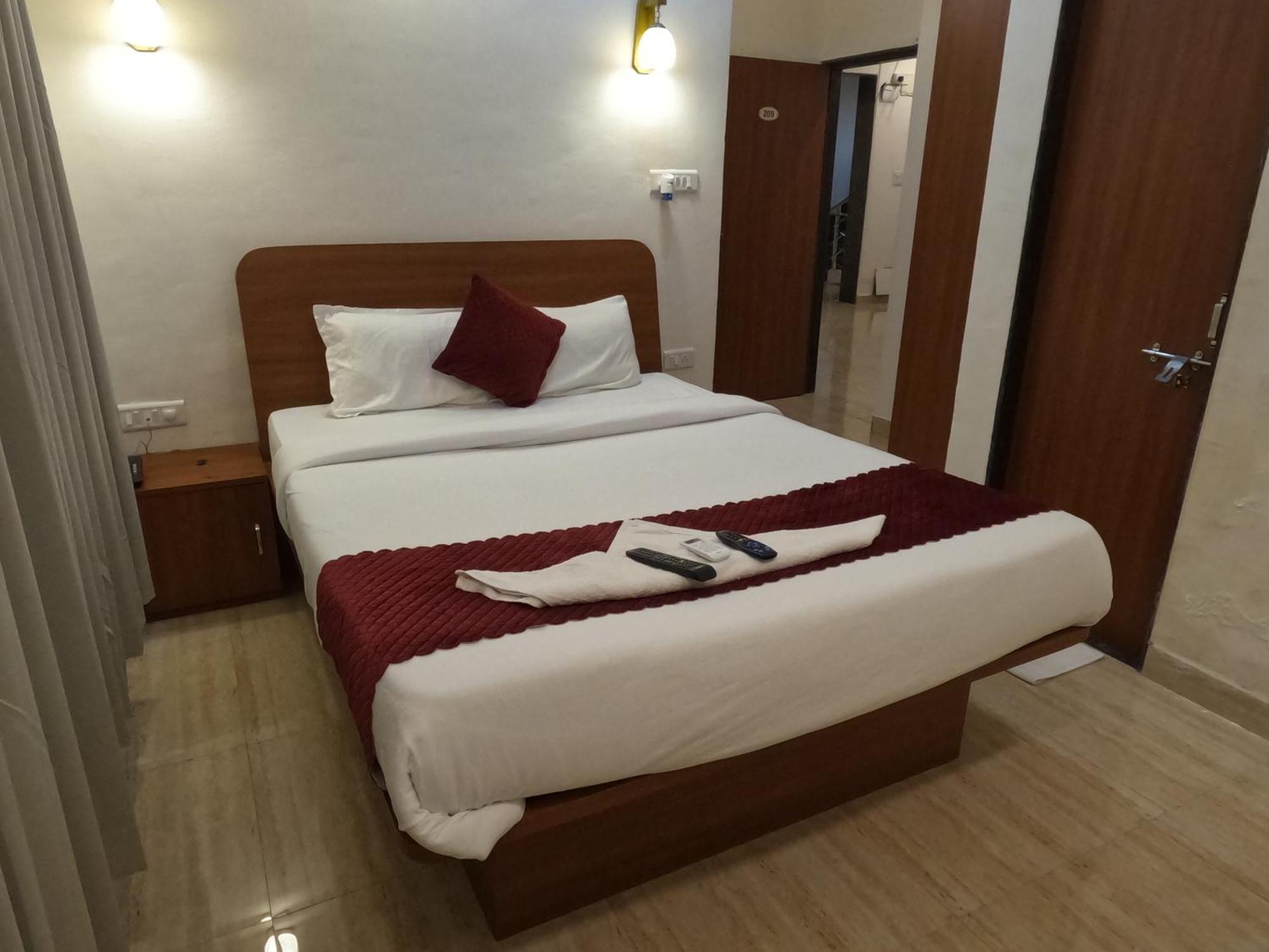 Hotel Sandesh Palace Lonavala Exterior photo